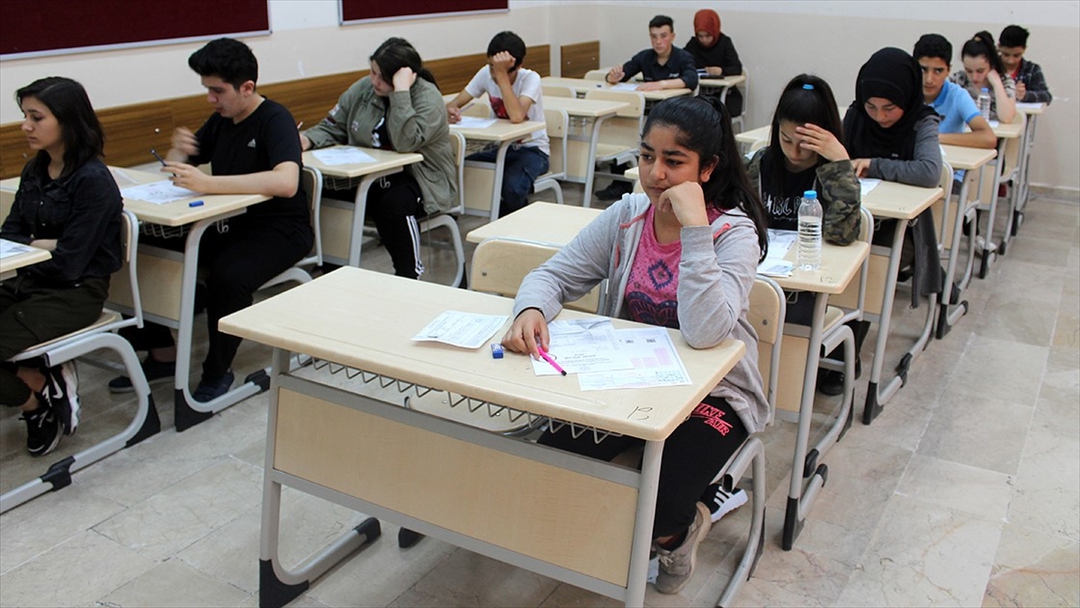 2020 LGS’ye girecek 1,6 milyon öğrenciye erkenden altın öneriler