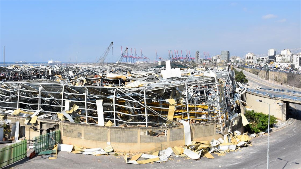 AFAD Beyrut Limanı’nda arama kurtarma çalışmalarına başladı