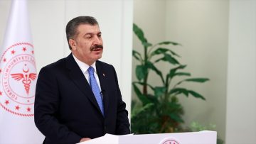 Bakan Koca’nın “Bu fedakarlıklar unutulmayacak” paylaşımı Sabire hemşireyi mutlu etti