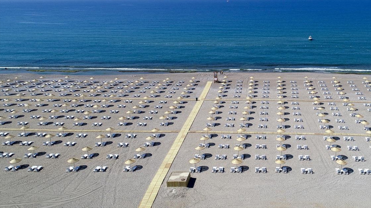 Kültür ve Turizm Bakanlığının ‘5 yıldızlı halk plajı’ hizmeti yaygınlaştırılıyor