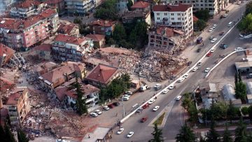 Türkiye 2010’dan bu yana 300 bin kez ‘sallandı’