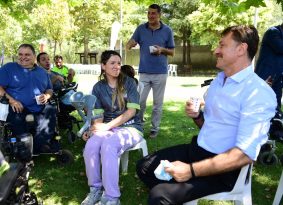 Bahçelievler Belediyesi tekerlekli sandalyesi çalınan engelli sporcuya sürpriz yaptı