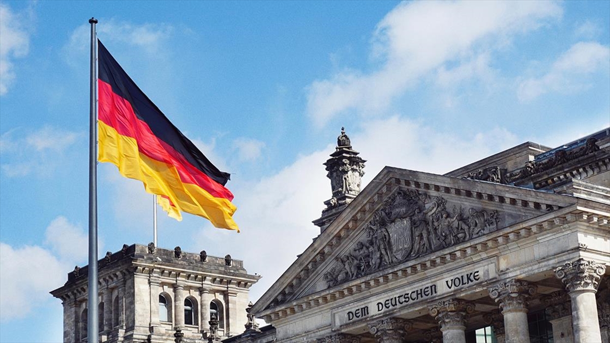 Almanya’da yapılan ankete göre katılımcıların yüzde 77’si hükümetin çalışmalarından memnun değil￼