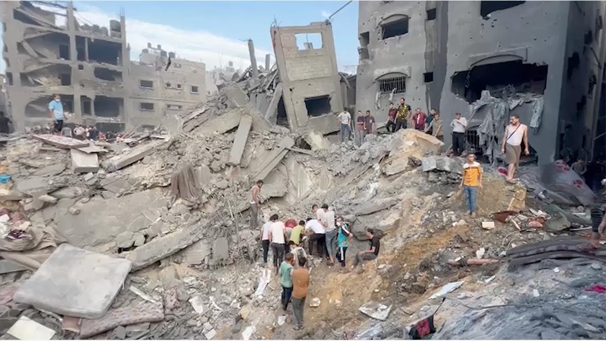 İsrail, Gazze’deki Cibaliya Mülteci Kampı’nı vurdu: En az 100 kişi hayatını kaybetti
