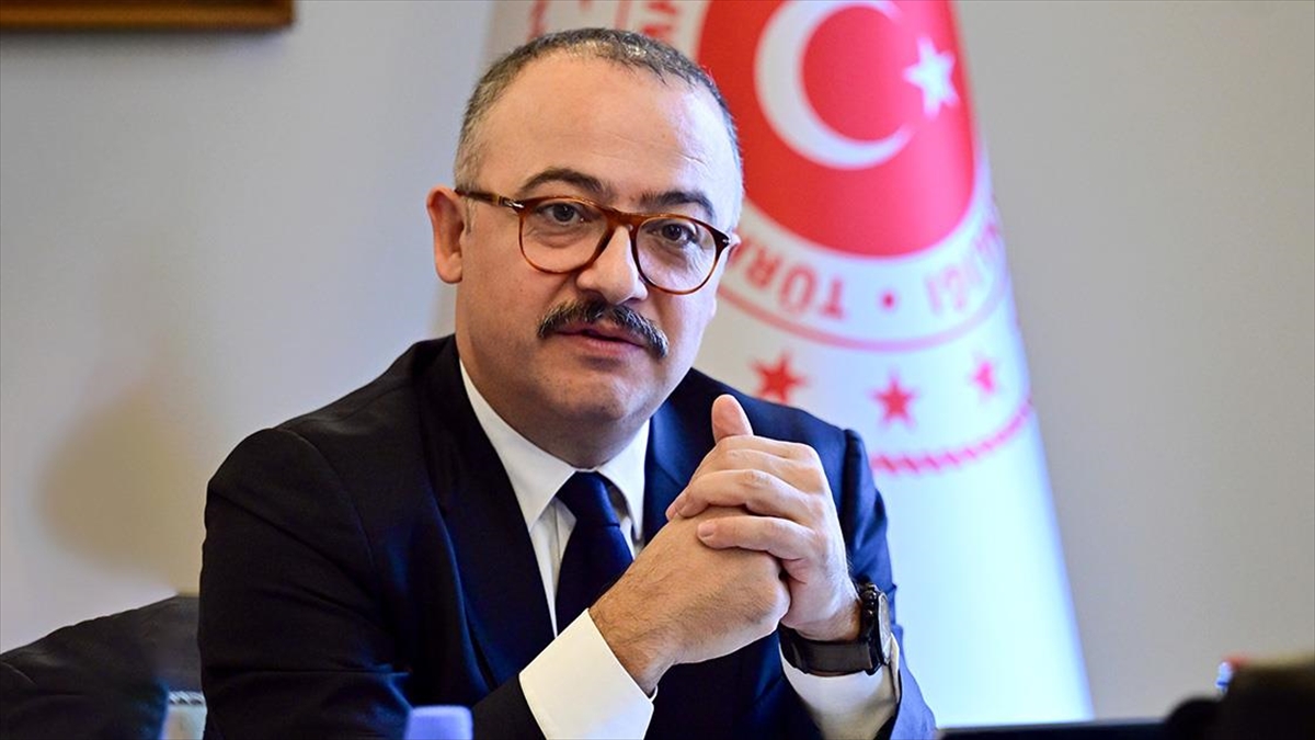 SAM Başkanı Yılmaz, İstanbul’da akademisyenlerle buluştu
