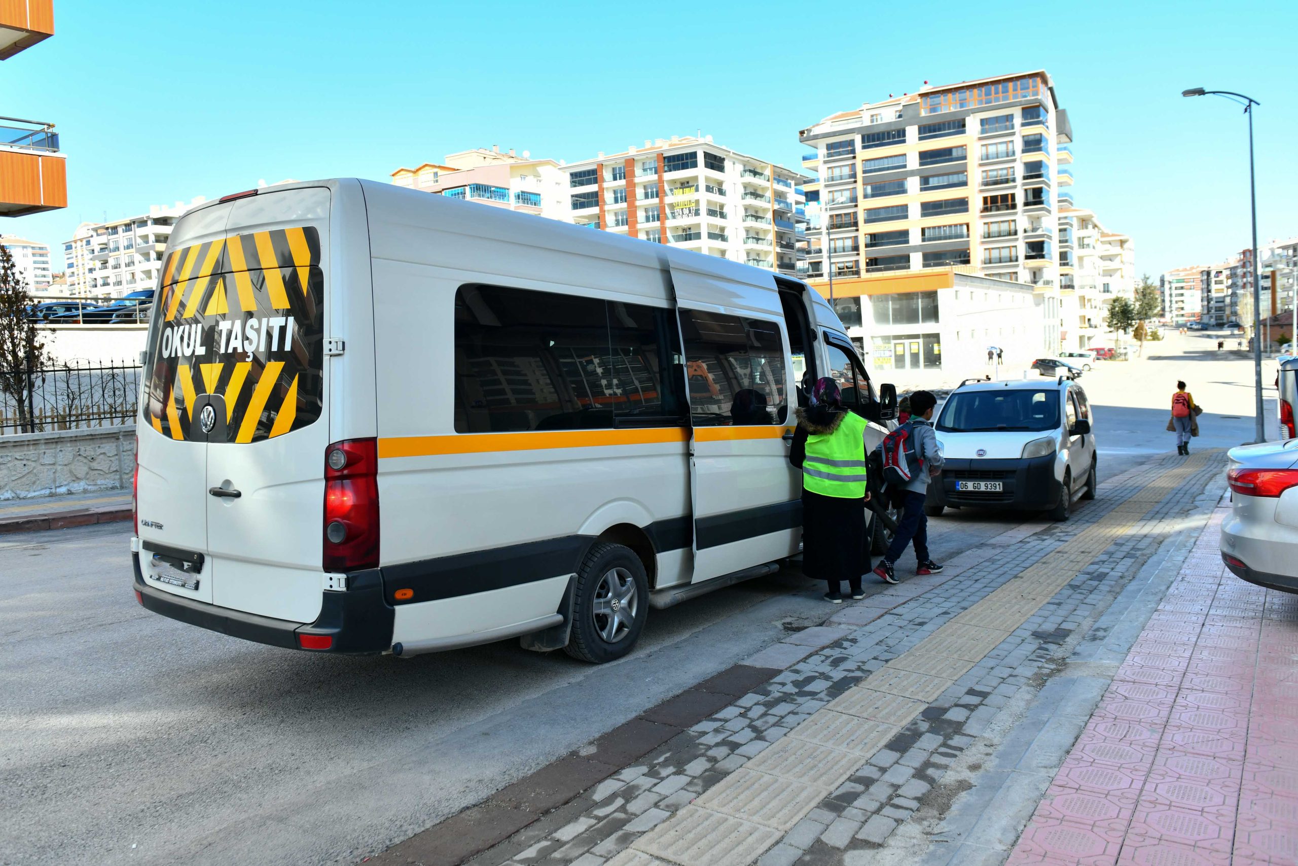 Ankara Büyükşehir Öğrencilere Servis Ve Abonman Desteği Vermeye Devam Ediyor