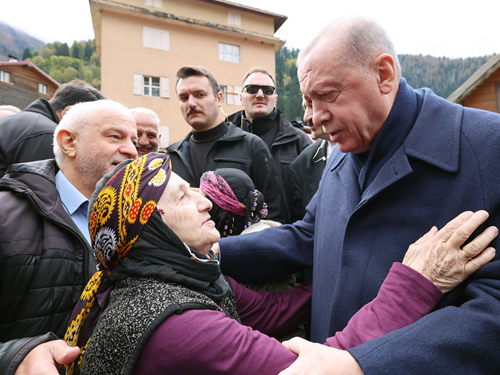Cumhurbaşkanı Erdoğan, Ayder Yaylası’nı ziyaret etti