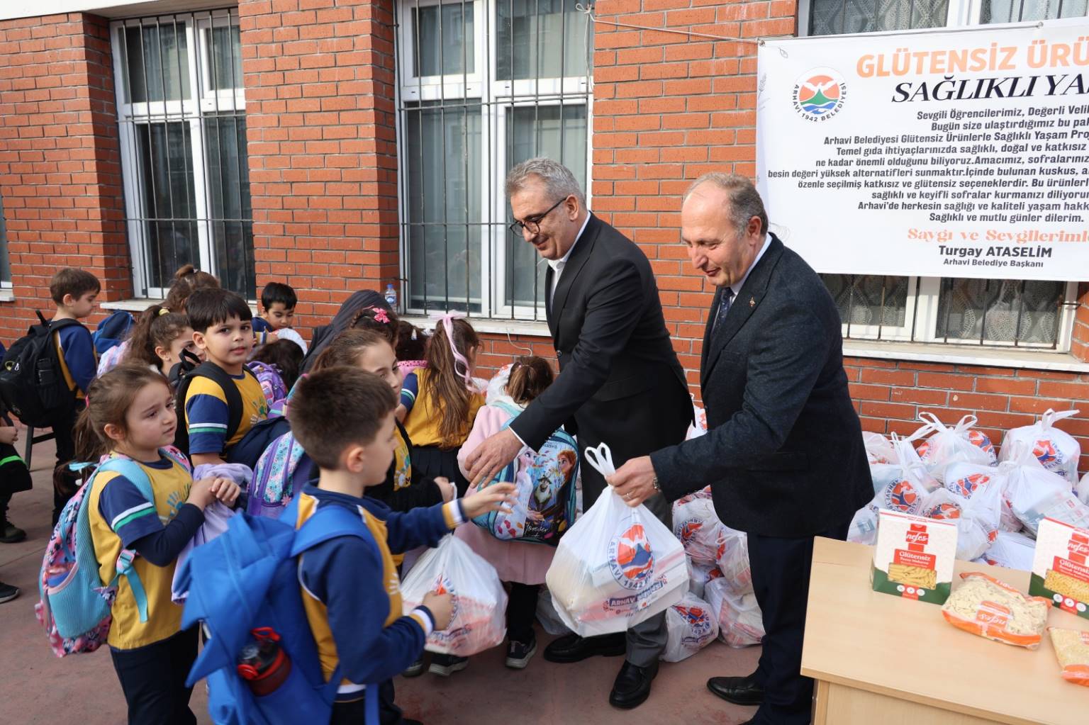 Glütensiz Ürünler Çocuklarla Buluştu: Arhavi’de Sağlıklı Yaşam İçin İlk Dağıtım Gerçekleştirildi
