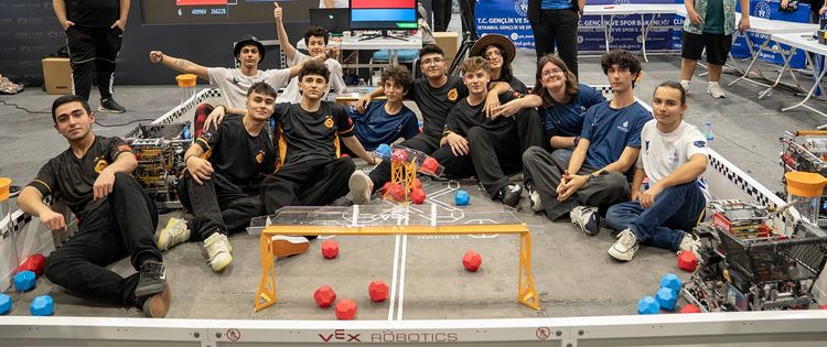 İBBTech, 41 Takım Arasında Çifte Zafer Kazandı