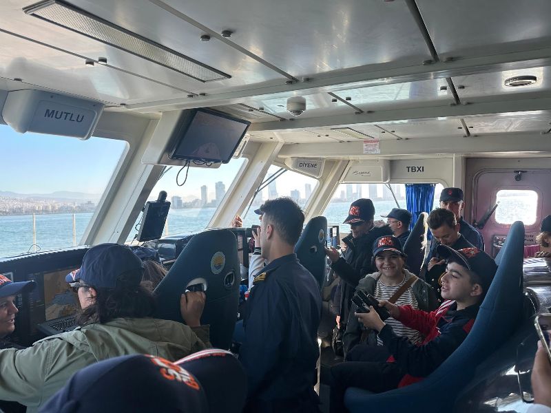 Sahil Güvenlik Ege Deniz Bölge Komutanlığı Ekiplerince Özel Öğrencilerle Unutulmaz Anlar Yaşandı