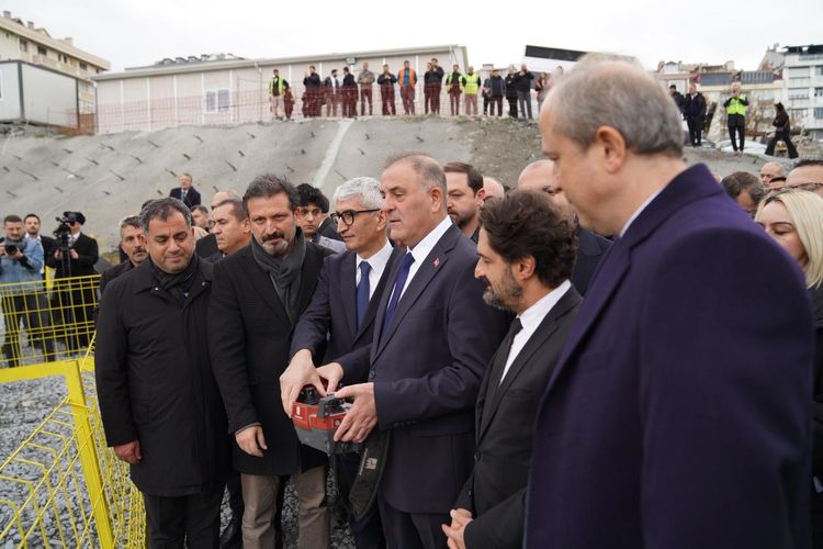 Reşitpaşa Caddesi Zeminaltı Otoparkı’nın Temeli Atıldı