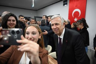 Mansur Yavaş Özgür Özel’le Birlikte Haymanalılarla İftarda Buluştu