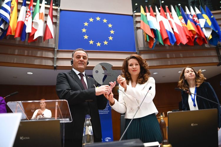 Brüksel’de İmamoğlu’na Uluslararası Ödül