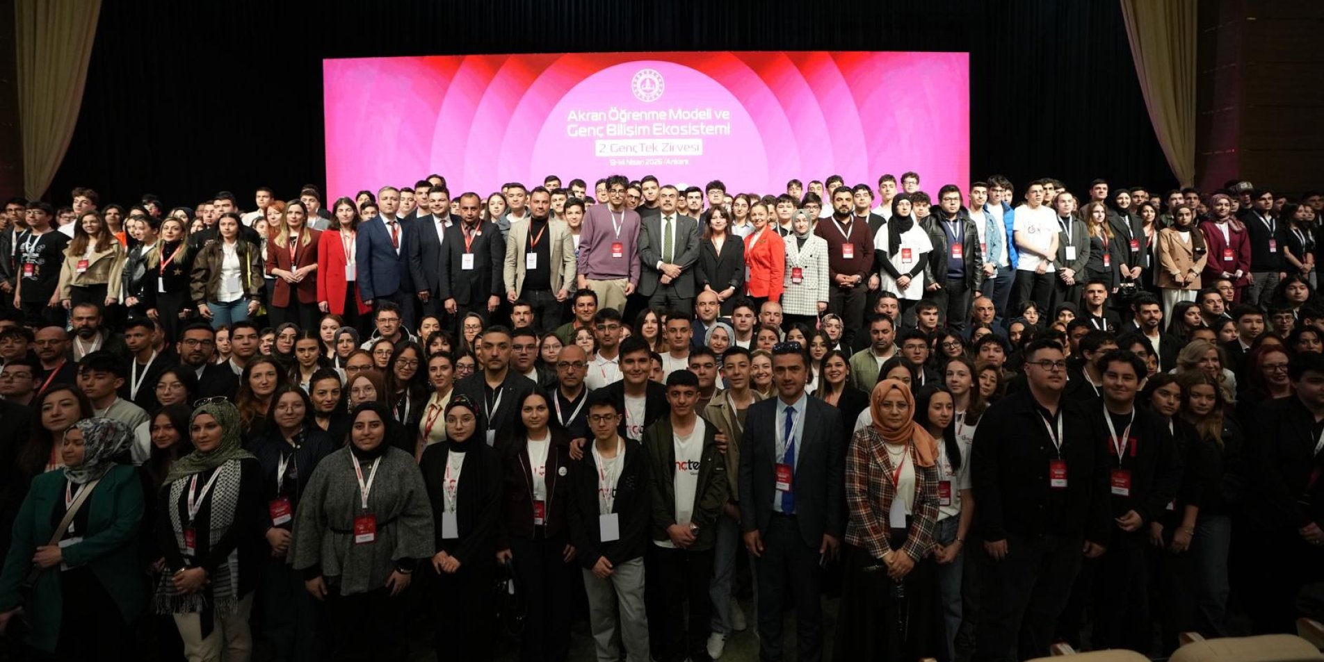 Bakan Tekin, 2. Gençtek Zirvesi’ne Katıldı