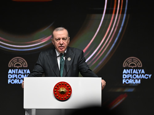 “Antalya Diplomasi Forumu, küresel aklın ve global vicdanın ortak kürsüsü hâline gelmiştir”