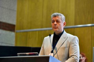 AKK Başkan Vekili Prof. Dr. Savaş Zafer Şahin Yaşanan Okul Saldırılarına Yönelik Basın Açıklaması Yaptı