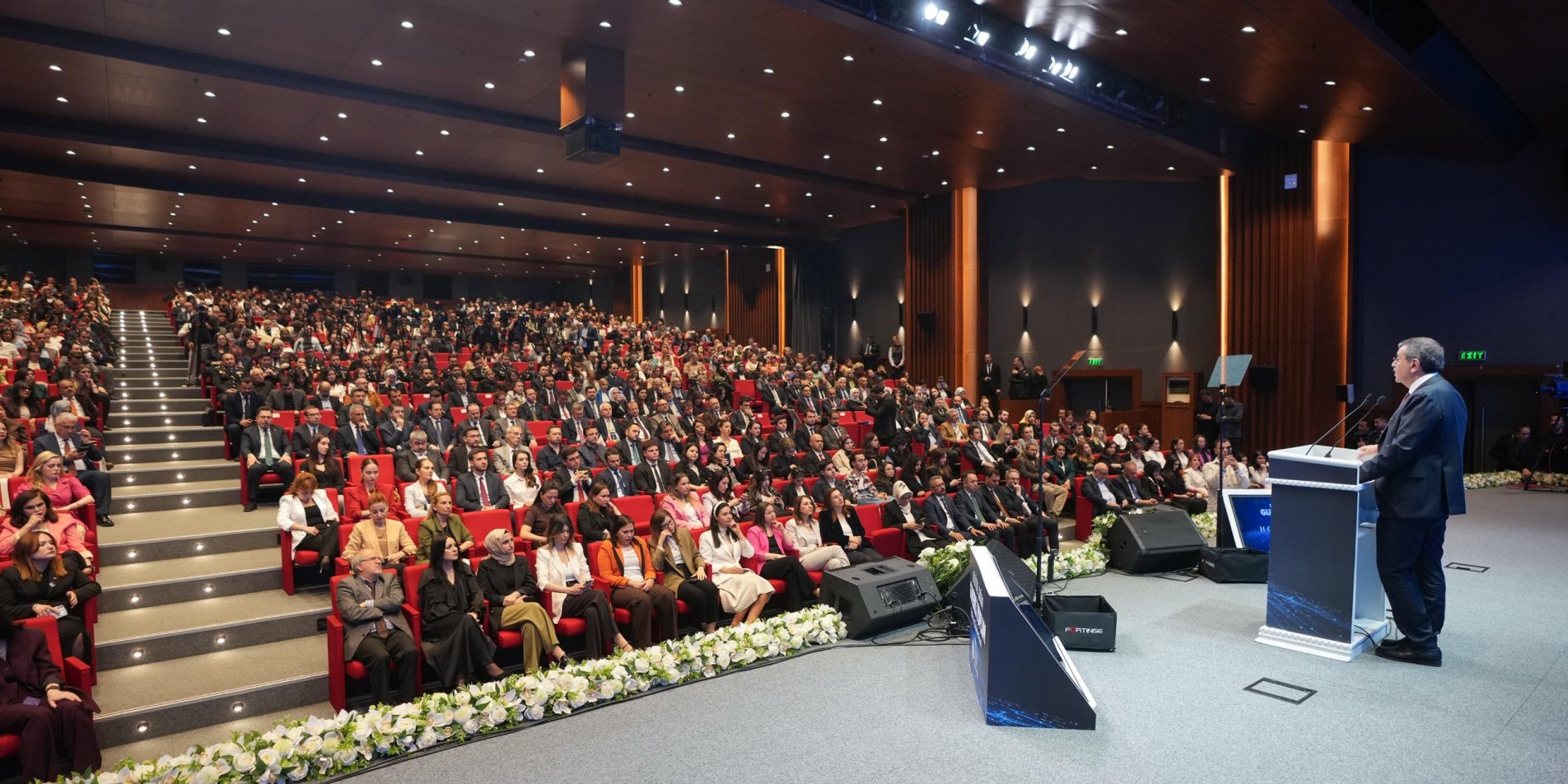 Bakan Tekin, “Dijital Çağda Güvenli Toplum: Riskler Ve Çözümler Paneli”ne Katıldı