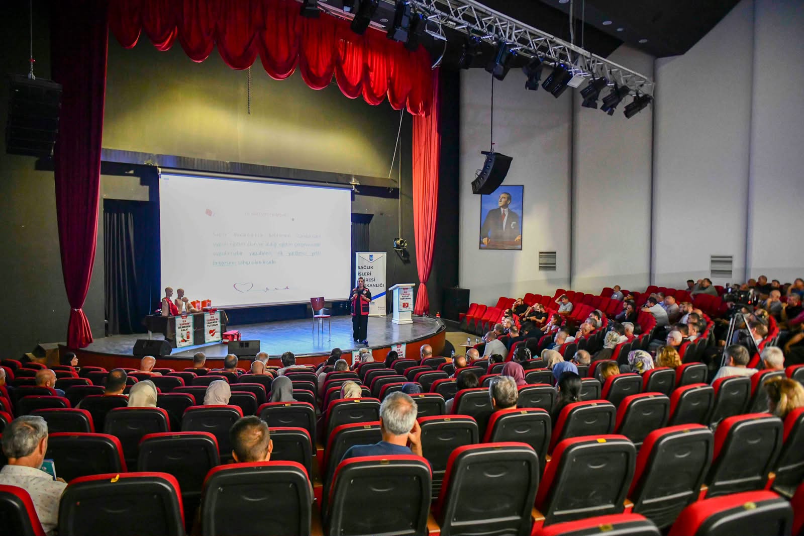 Çocukların Güvenli Ulaşımı İçin Şoför Ve Rehberlere Eğitim