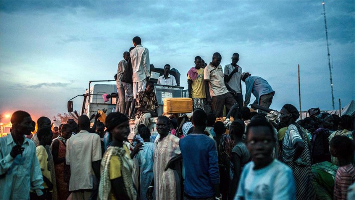 Güney Sudan’daki çatışmalar nedeniyle en az 20 bin kişi göç etti￼