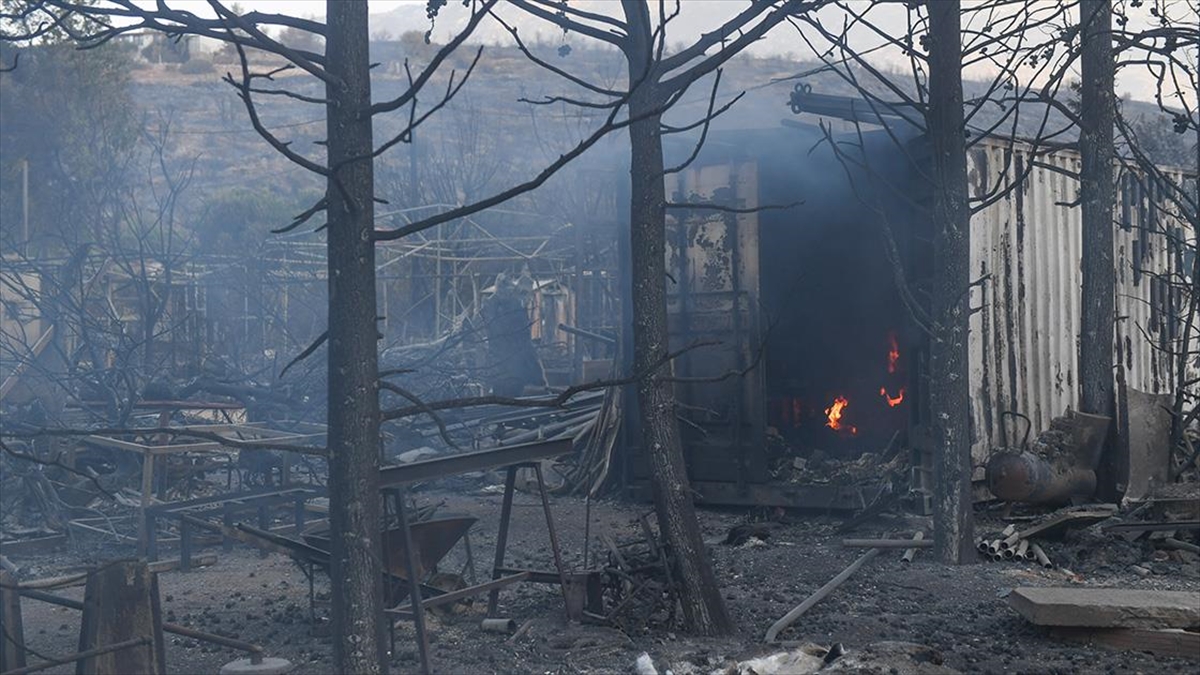 Türkiye, Yunanistan’a yangınlarla mücadele için yardım teklifinde bulundu￼