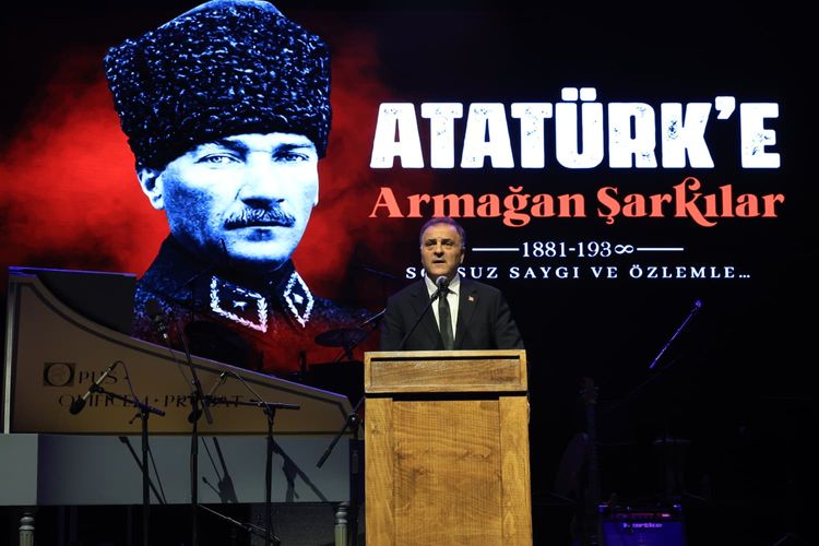 Dayanışma Büyüyor: “Atatürk’e Armağan Şarkılar” Konseri Geliri İstanbul Vakfı’na
