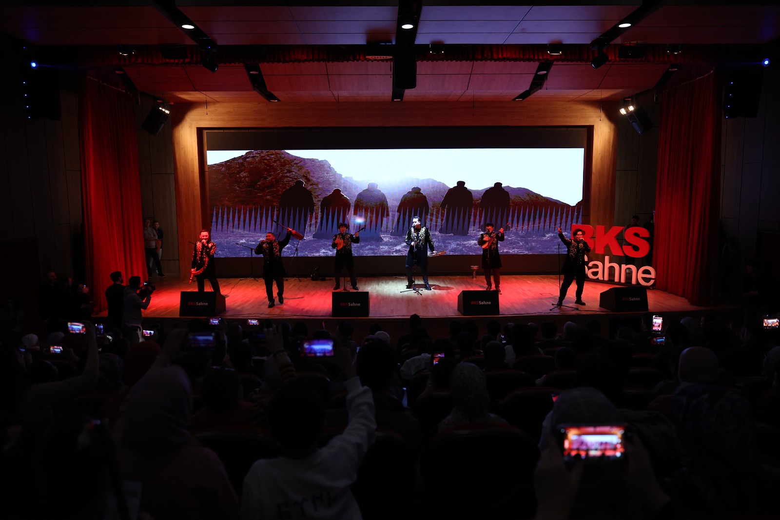 Ünlü Kazak Müzik Grubu Alatau Serileri, Yeni Albümünün Lansmanını Bağcılar’da Yaptı