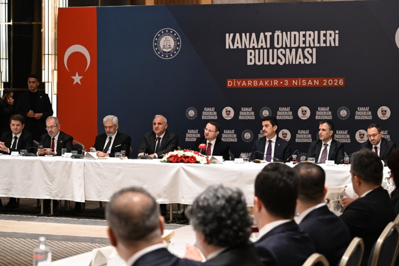 Adalet Bakanı Akın Gürlek Diyarbakır’da Kanaat Önderleri İle Bir Araya Geldi