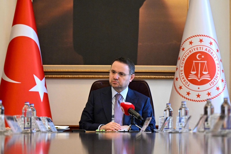 Adalet Bakanı Akın Gürlek Türk Hukuk Enstitüsü Heyetini Kabul Etti