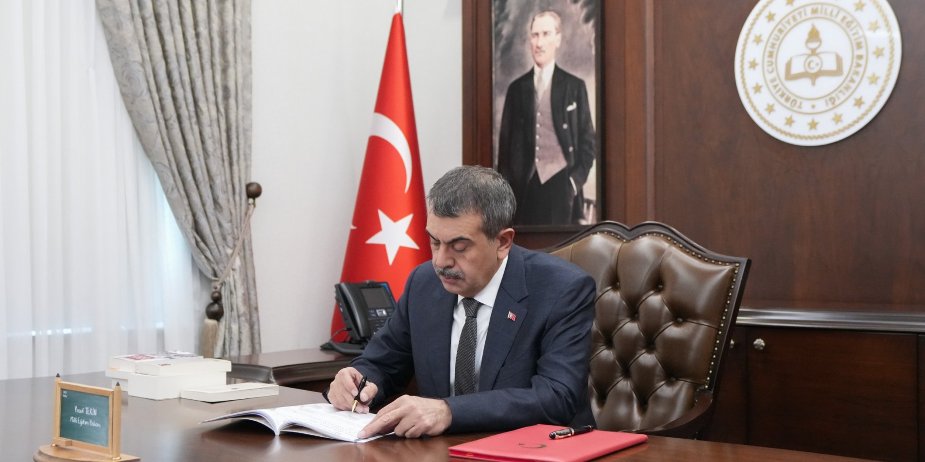 Bakan Tekin, Şehit Öğretmen Necmettin Yılmaz’ı Andı