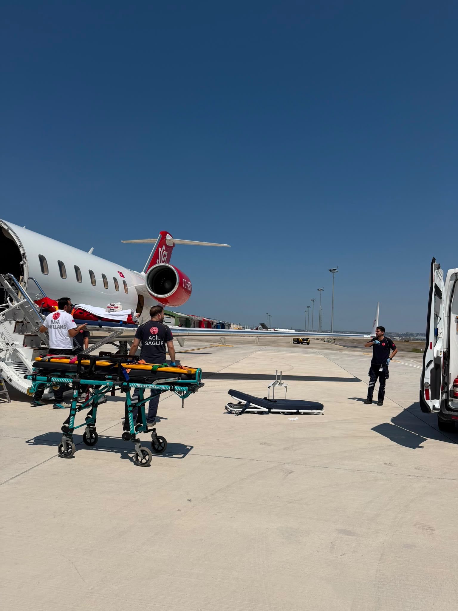 Mısır’da Kaza Geçiren 3 Türk Vatandaşı Hava Ambulansıyla Türkiye’ye Getirildi