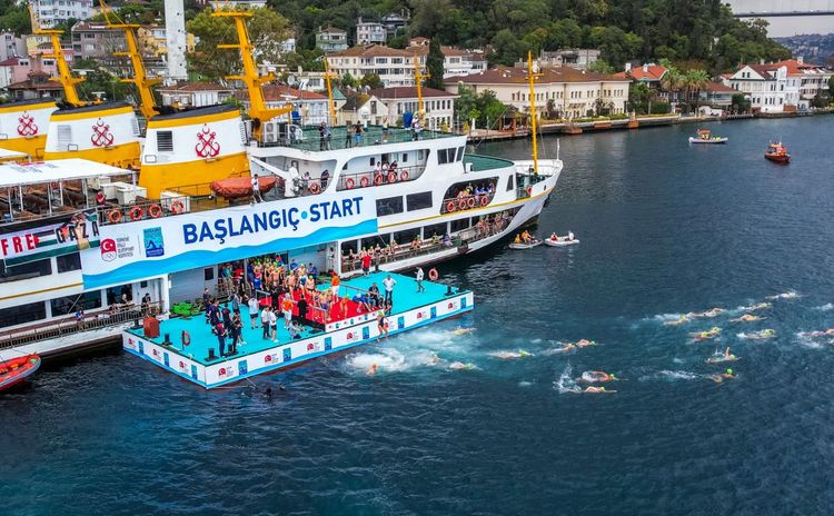 Kıtalararası Yüzme Yarışına İBB’den Tam Destek