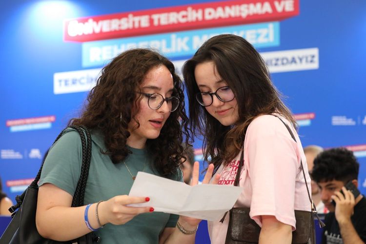 İBB’den Binlerce Gence Üniversite Tercih Desteği